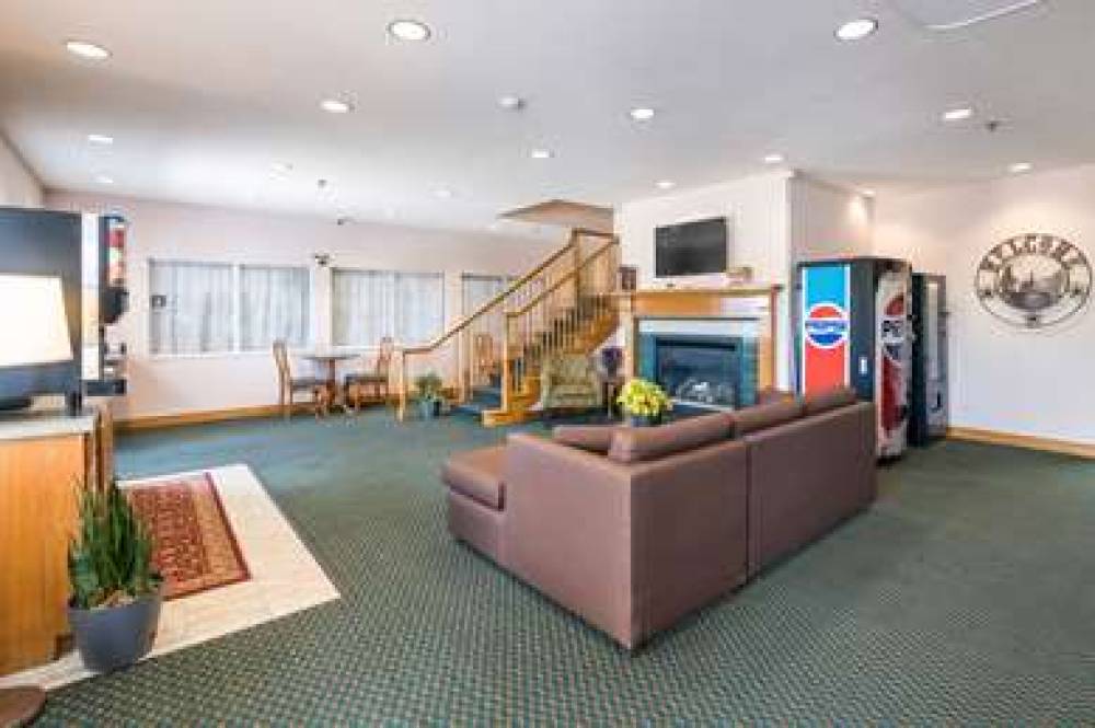 RODEWAY INN URBANA 4