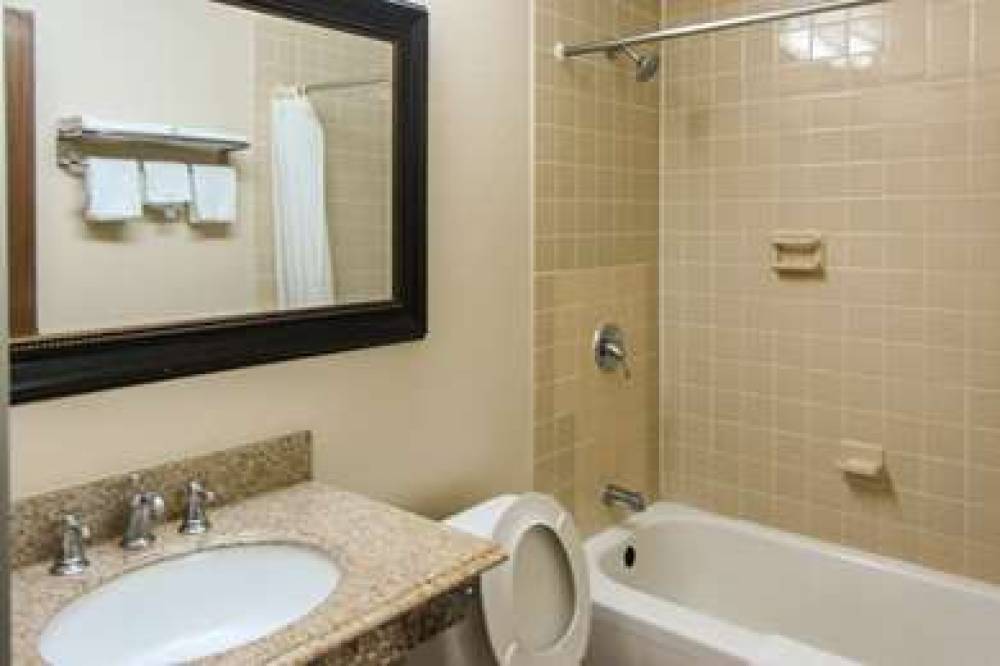 RODEWAY INN ZANESVILLE 4