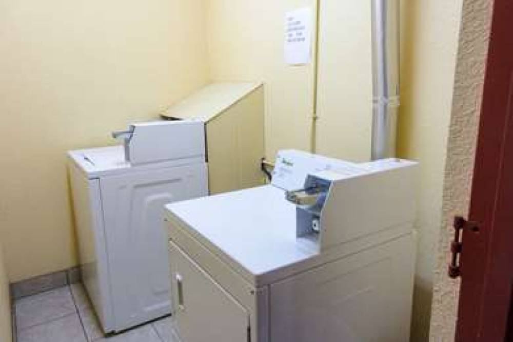 RODEWAY INN ZANESVILLE 8
