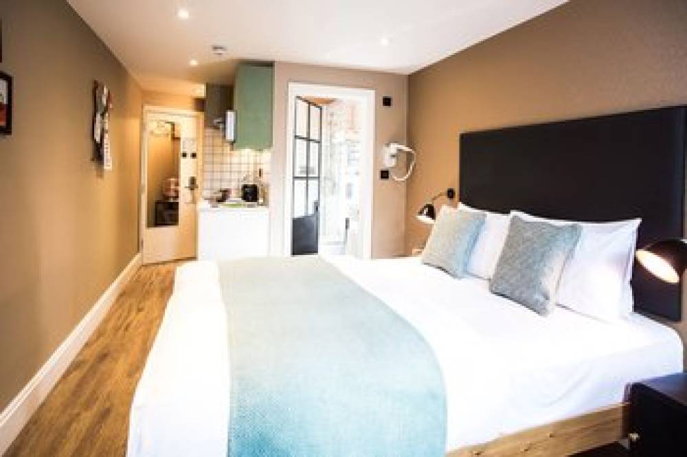 ROOM2 HAMMERSMITH 9