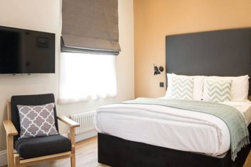 ROOM2 HAMMERSMITH 6