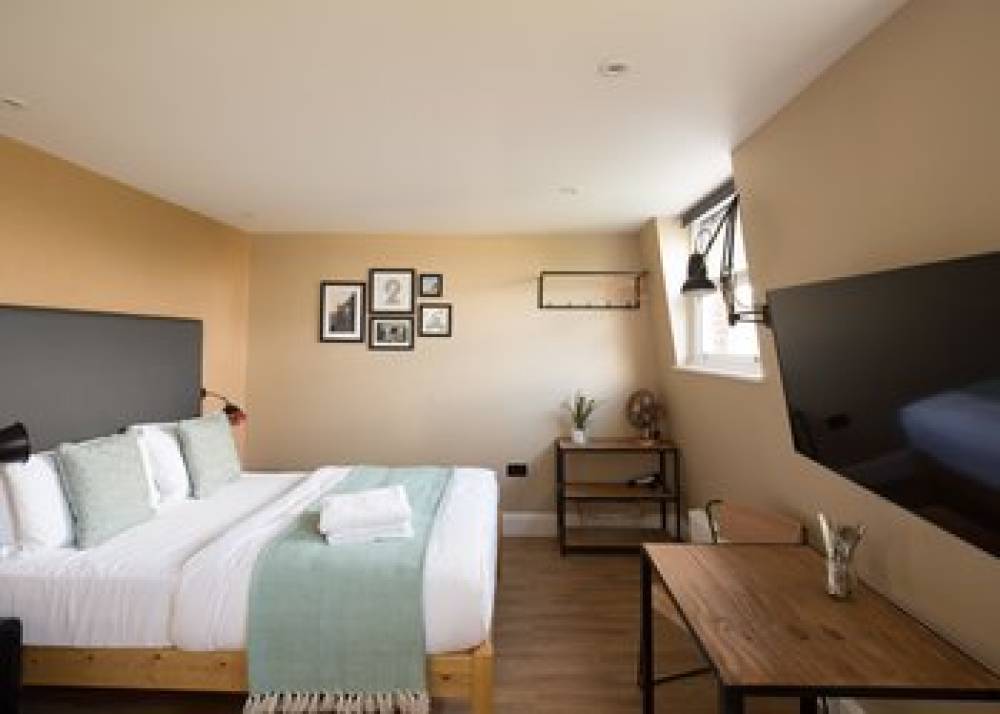 ROOM2 HAMMERSMITH 8
