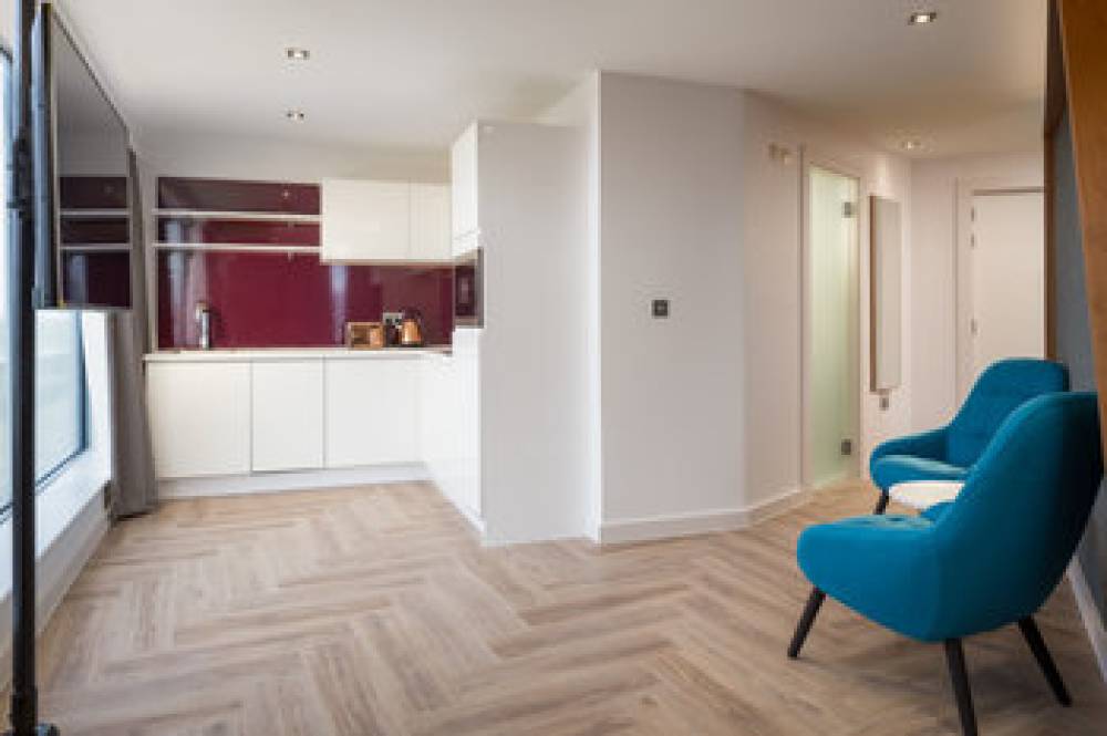 ROOMZZZ LONDON STRATFORD 5