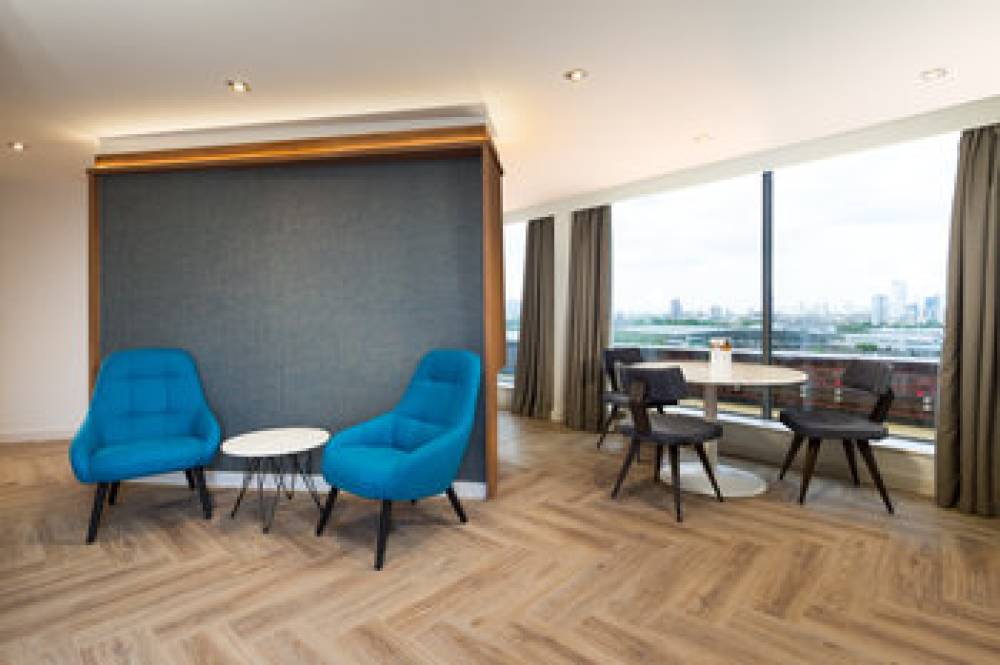 ROOMZZZ LONDON STRATFORD 3