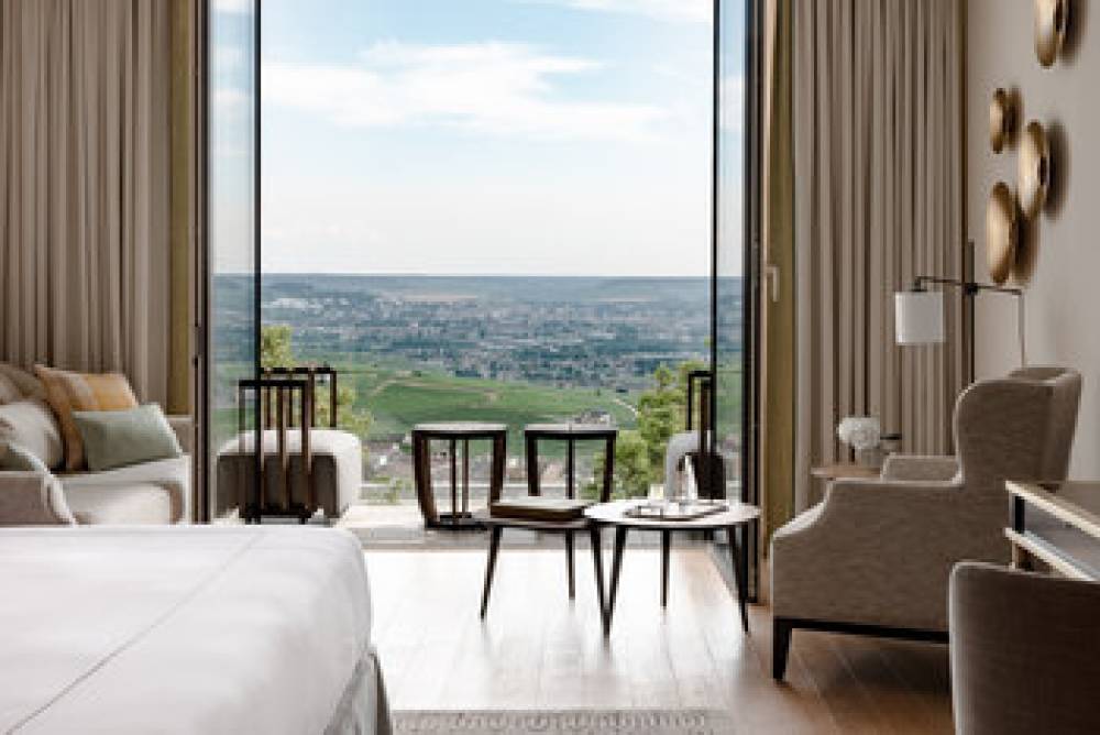 ROYAL CHAMPAGNE HOTEL AND SPA 8