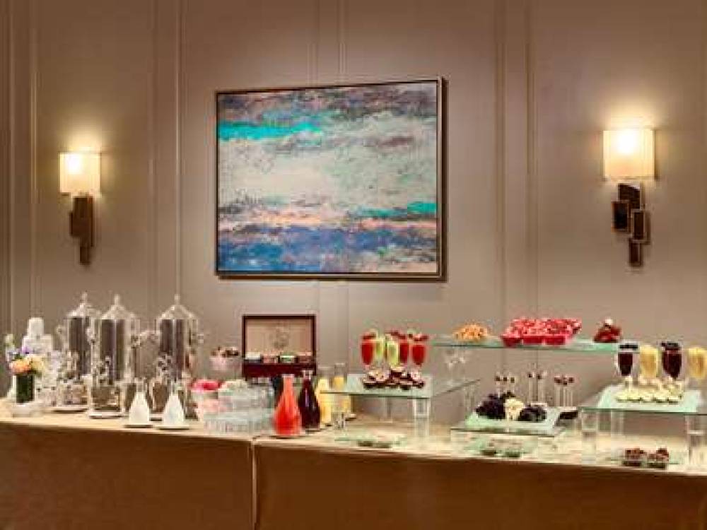 ROYAL SONESTA HARBOR COURT 10
