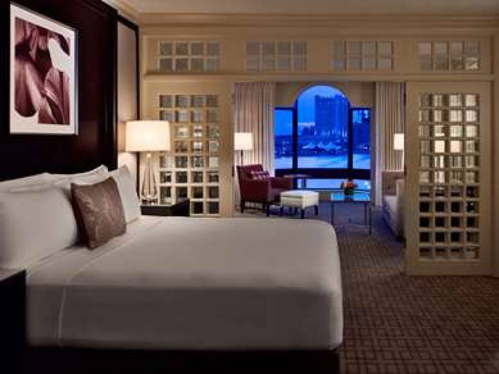 ROYAL SONESTA HARBOR COURT 7