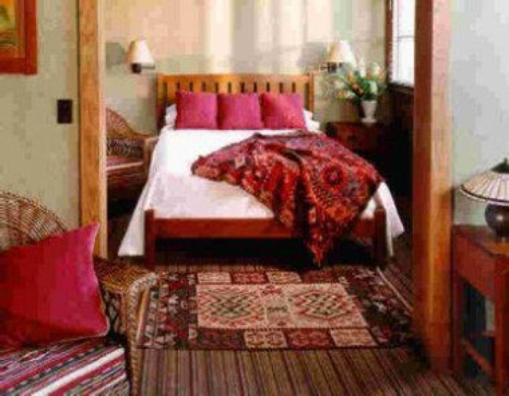 ROYCROFT INN 3