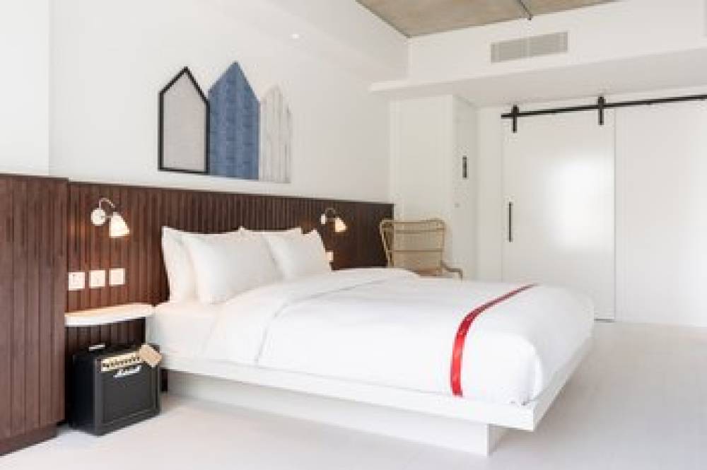 RUBY ZOE HOTEL LONDON 10