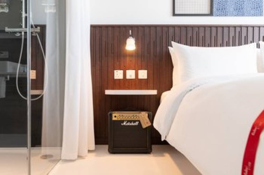 RUBY ZOE HOTEL LONDON 7
