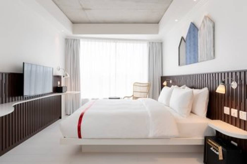 RUBY ZOE HOTEL LONDON 8