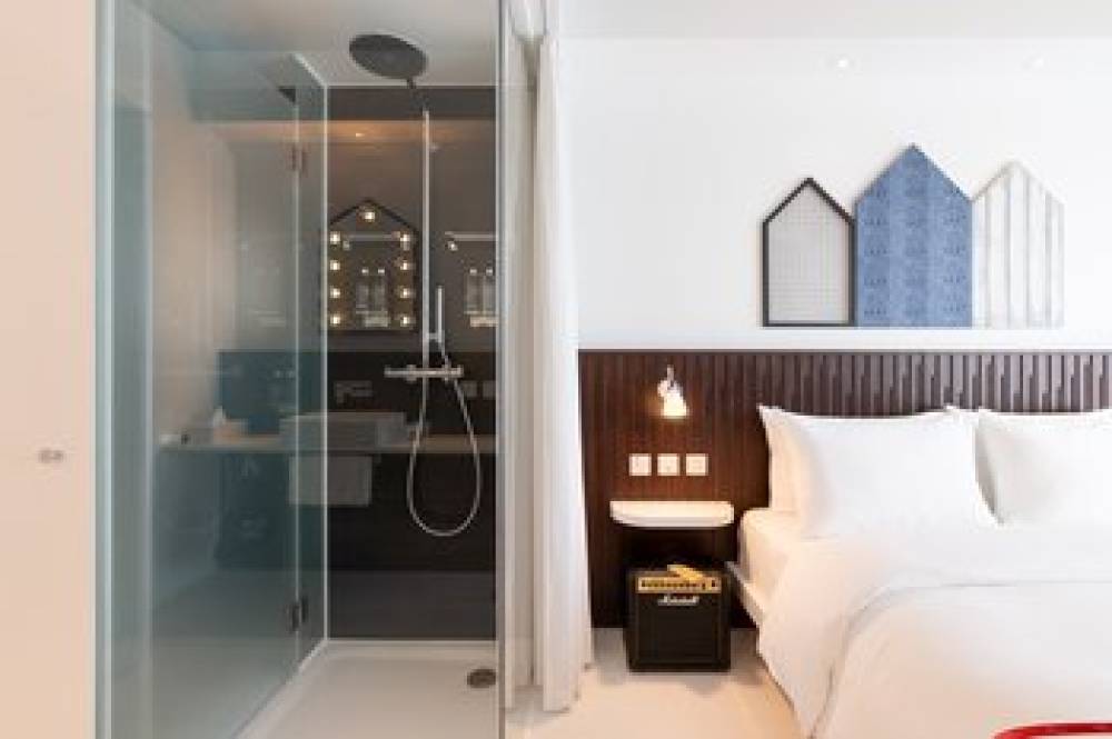 RUBY ZOE HOTEL LONDON 4