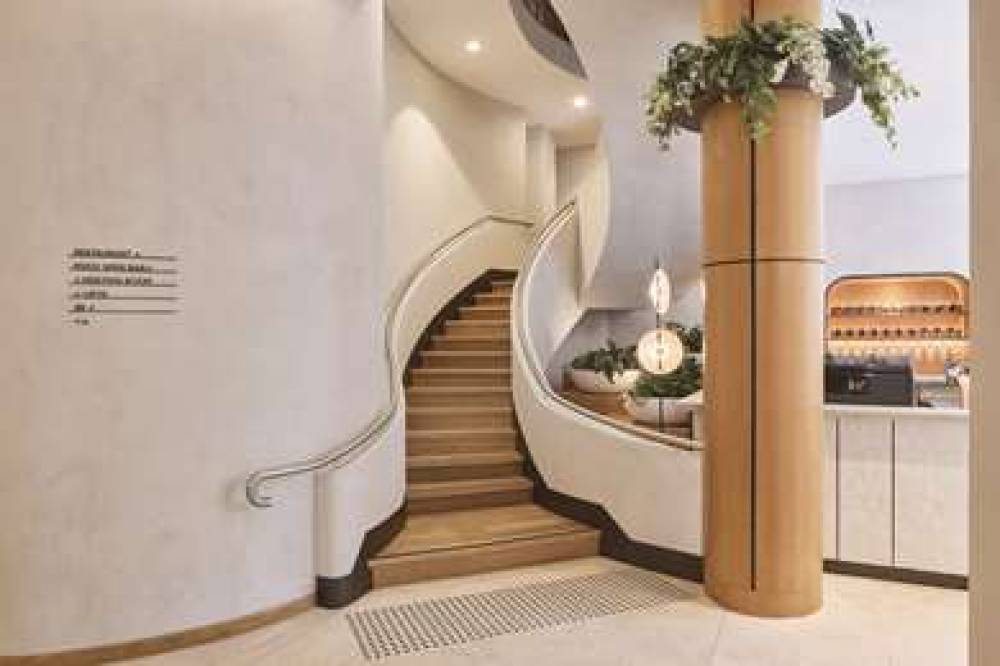 RYDGES AUSTRALIA SQUARE 4
