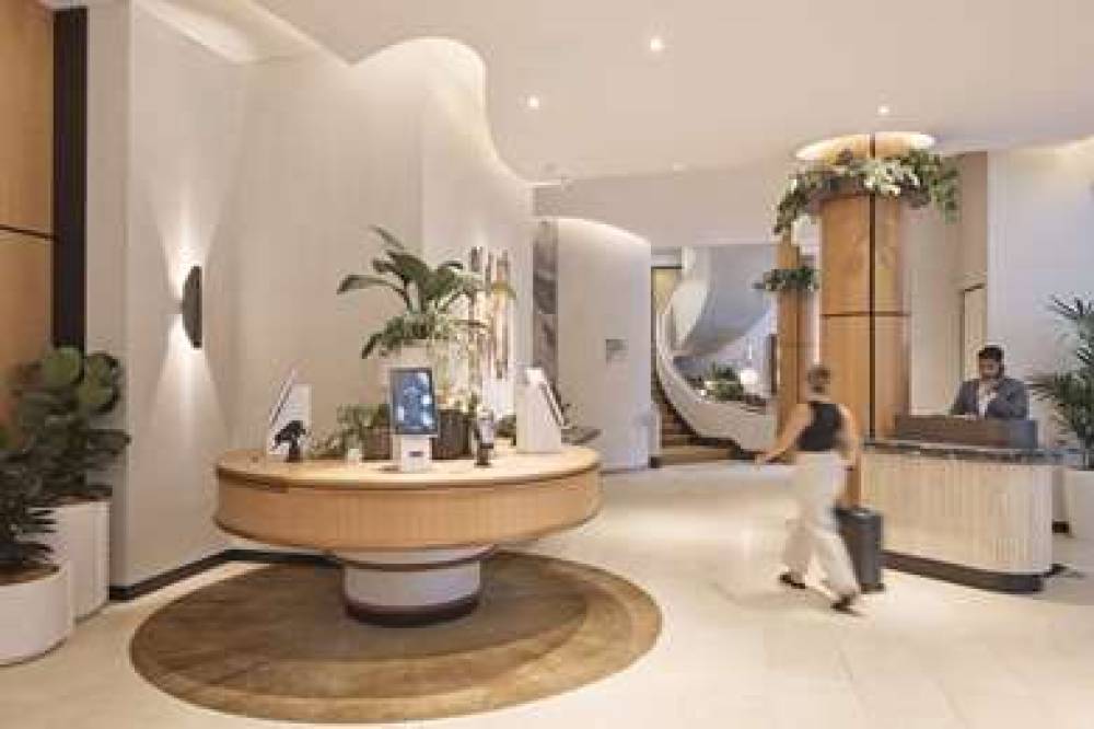 RYDGES AUSTRALIA SQUARE 3