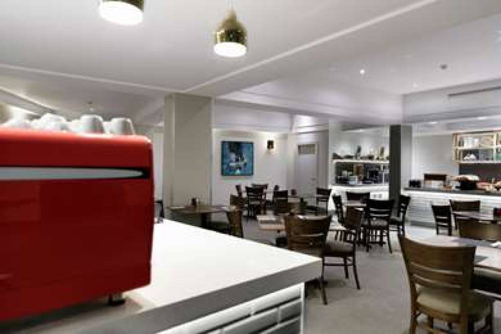 Rydges Camperdown 2