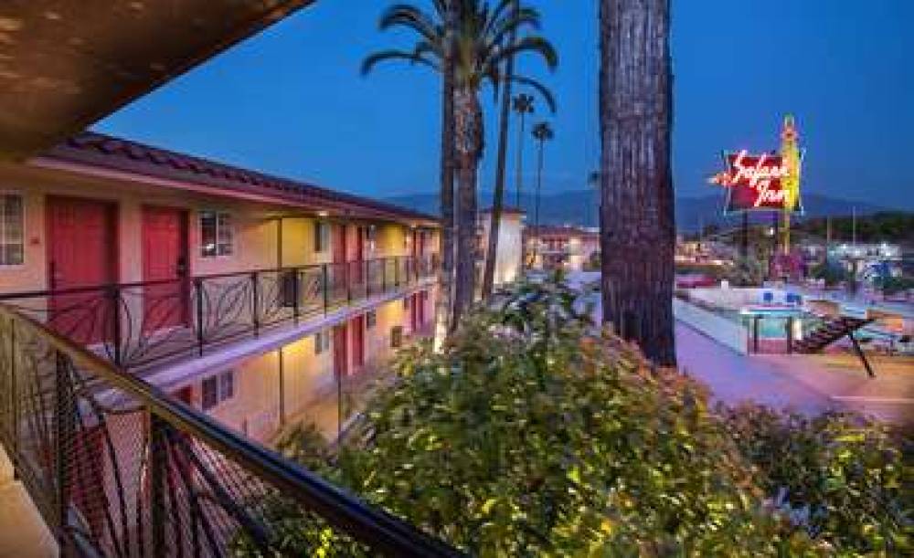 Safari Inn A Coast Hotel 2
