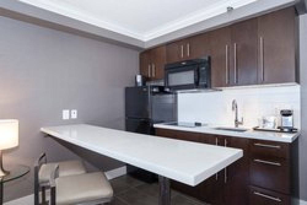 SANDMAN SIGNATURE MISSISSAUGA HOTEL 3