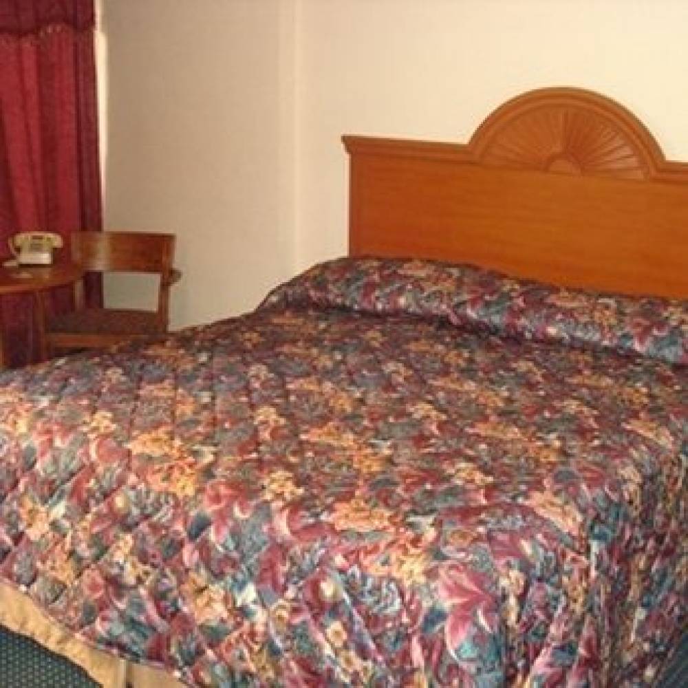 Santa Cruz Inn Riverside 2