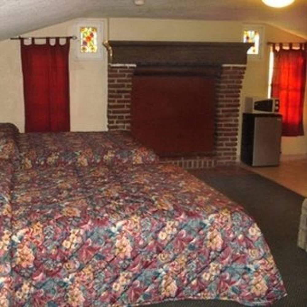 Santa Cruz Inn Riverside 4
