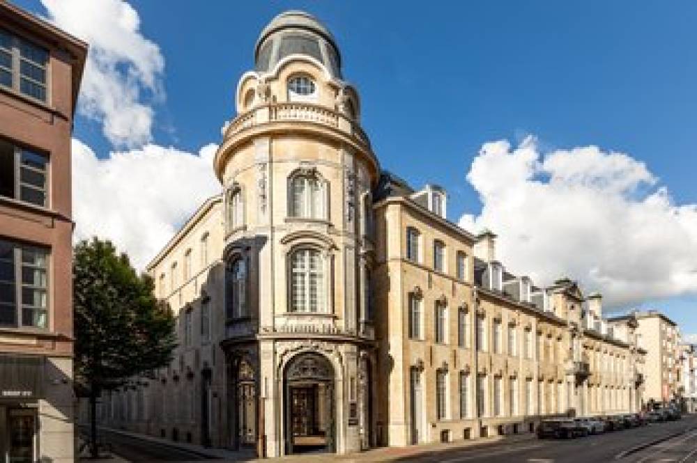 Sapphire House Antwerp Autograph Collection 2