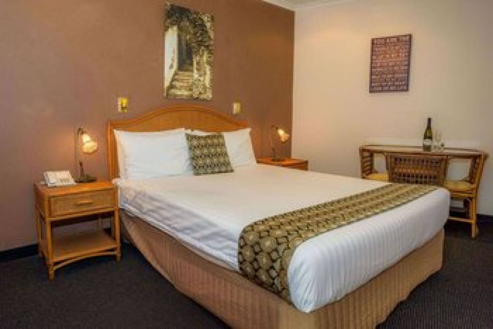 SAPPHIRE WATERS MOTOR INN 3