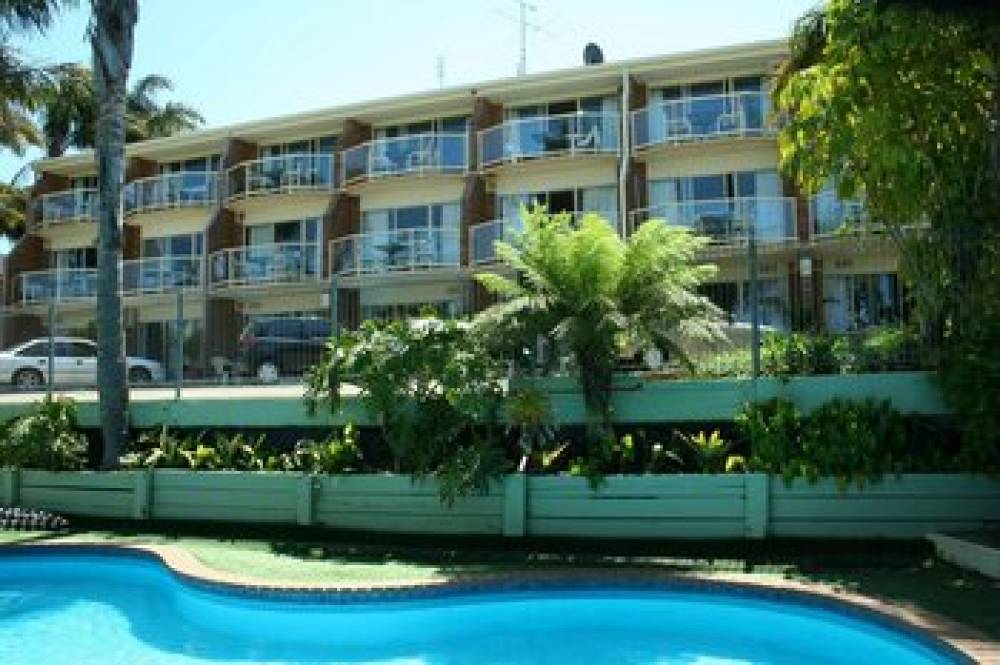 SAPPHIRE WATERS MOTOR INN 1