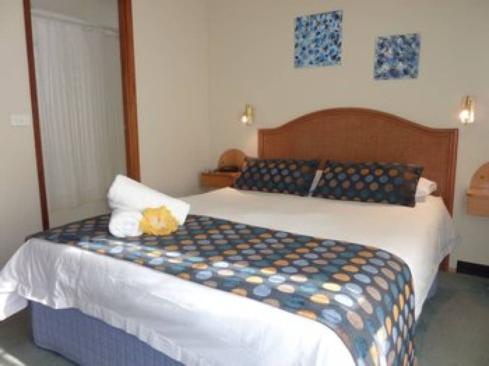 SAPPHIRE WATERS MOTOR INN 10