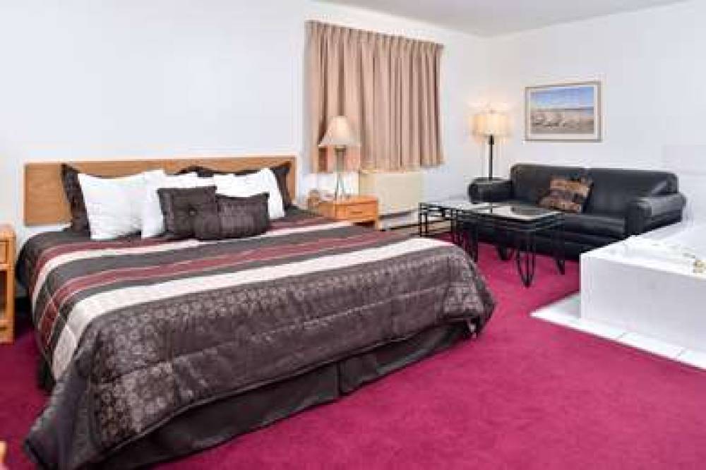 SAUK RIVER INN & SUITES, A TRAVELOD 1