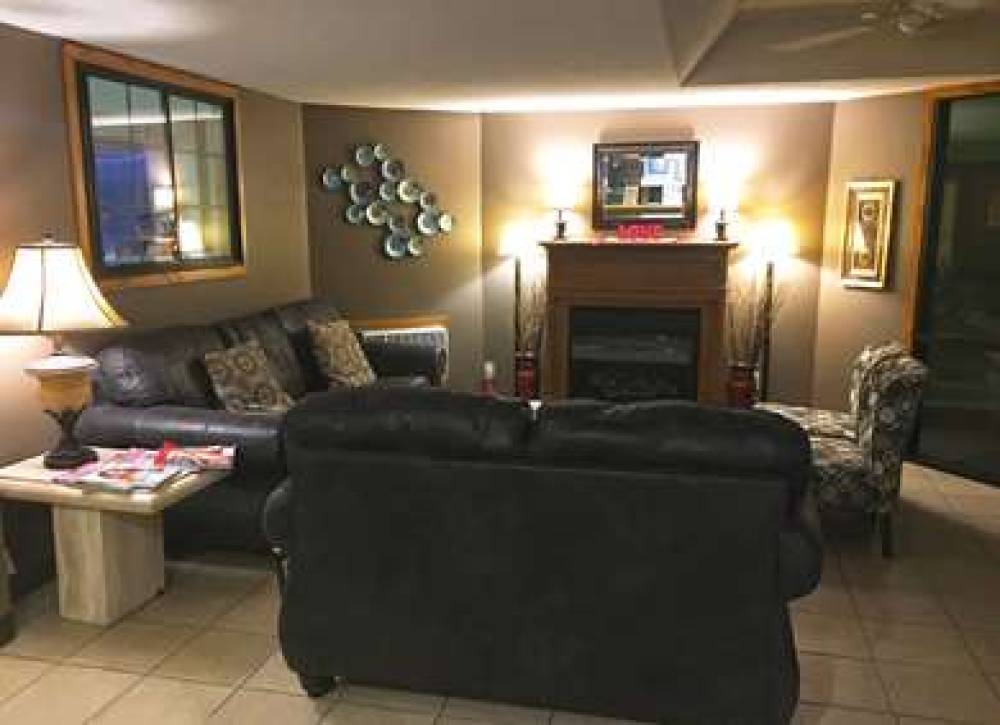 SAUK RIVER INN & SUITES, A TRAVELOD 2