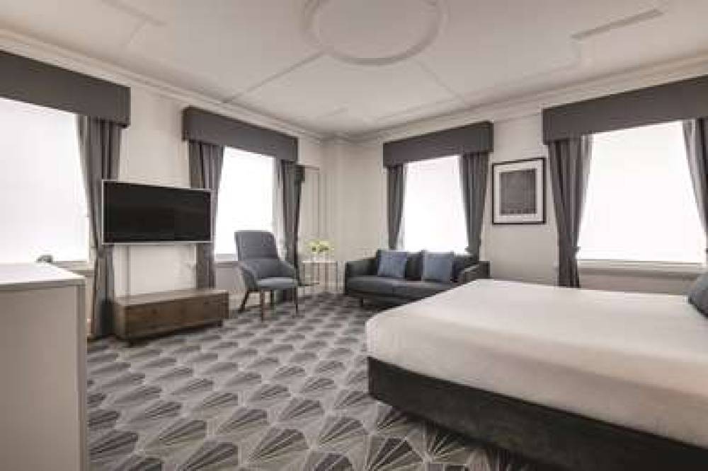SAVOY HOTEL ON LITTLE COLLINS 2