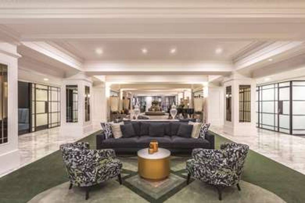 SAVOY HOTEL ON LITTLE COLLINS 7