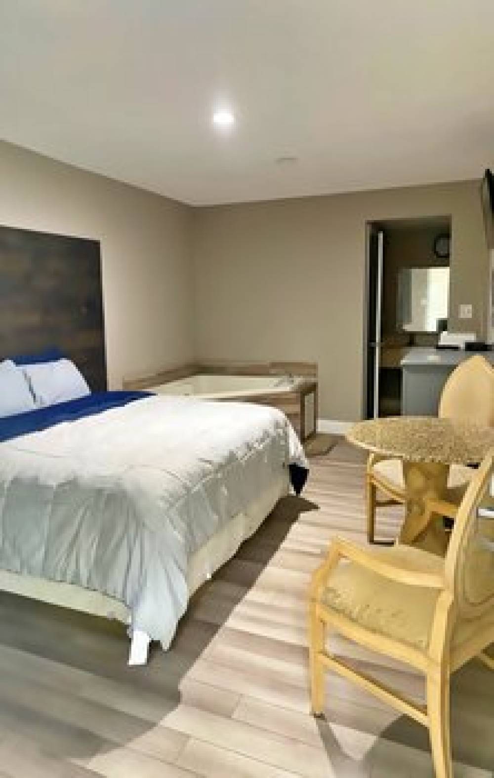 Scottish Inns And Suites 8