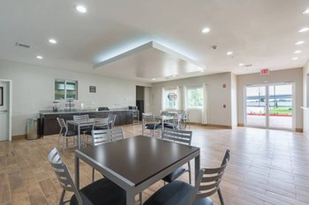 SCOTTISH INNS AND SUITES 7
