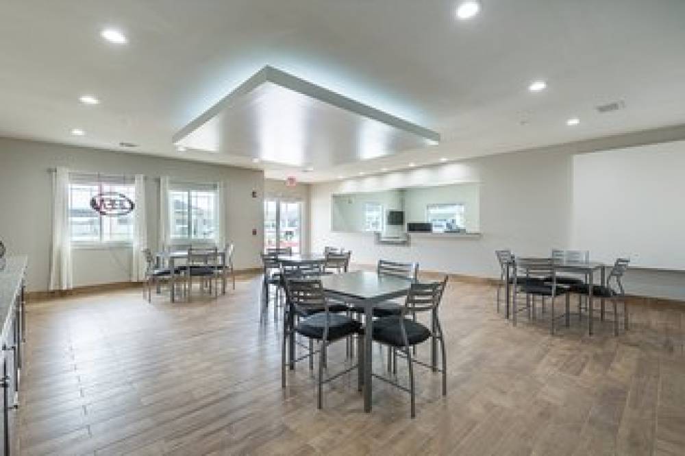 SCOTTISH INNS AND SUITES 8