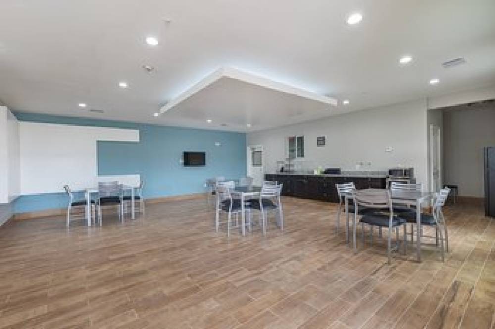 SCOTTISH INNS AND SUITES 6