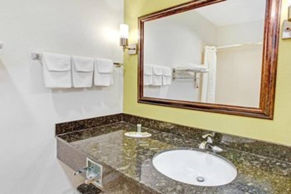 SCOTTISH INNS AND SUITES 9
