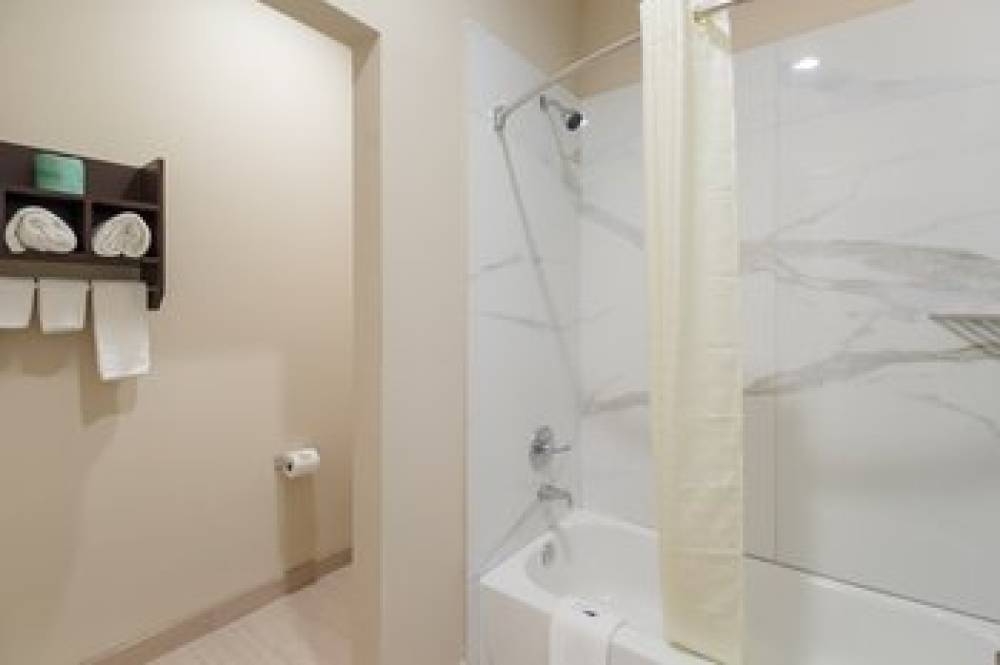 SCOTTISH INNS AND SUITES 1