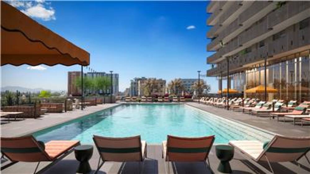 Sentral Sol Modern 8