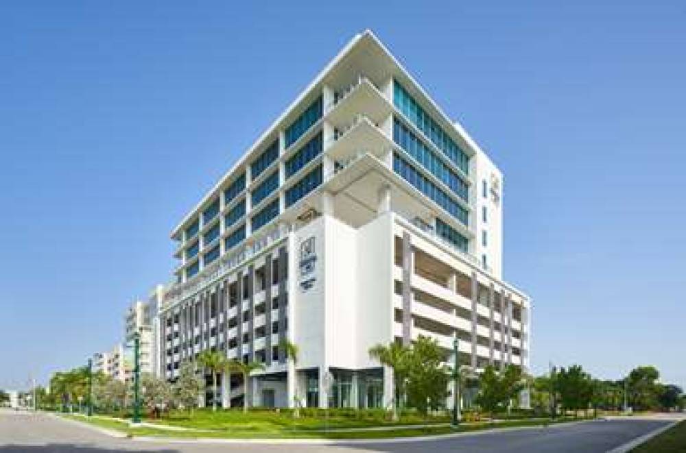 SERENA  AVENTURA MIAMI TAPESTRY 1