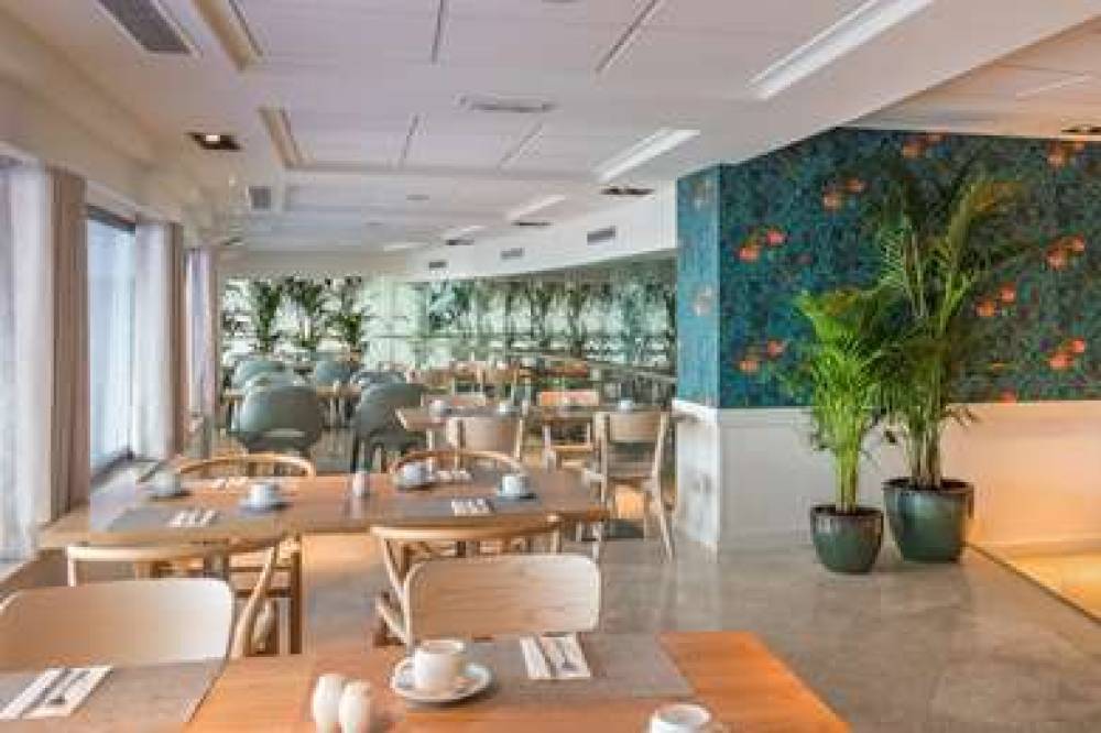 Sesimbra Oceanfront Hotel 1
