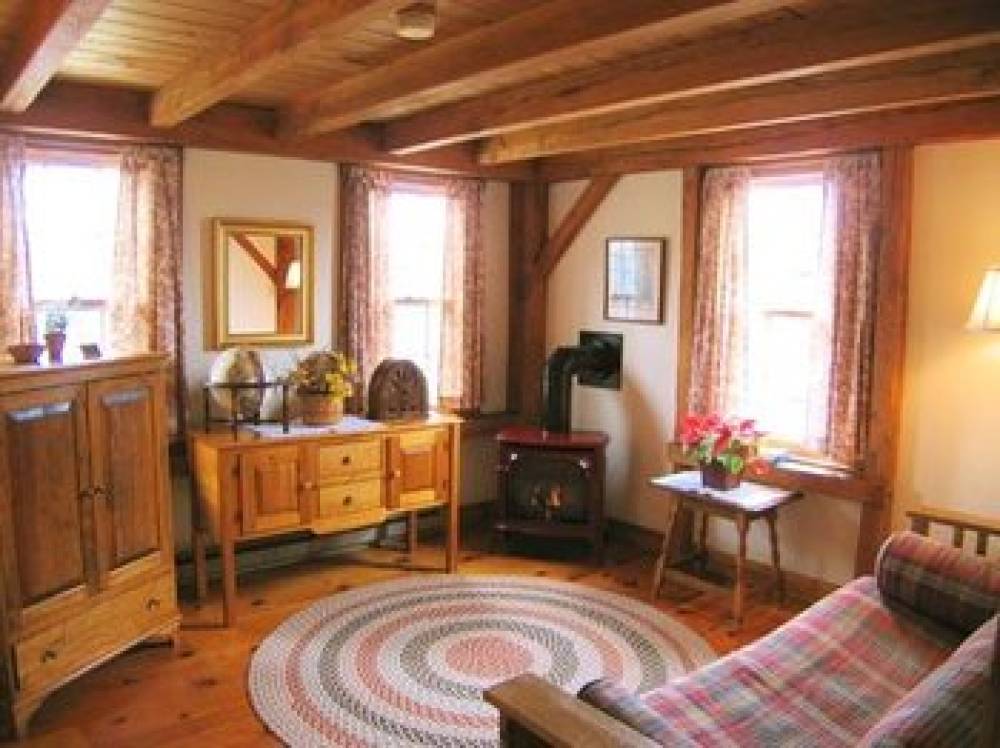 SEVEN SEA STREET INN 5