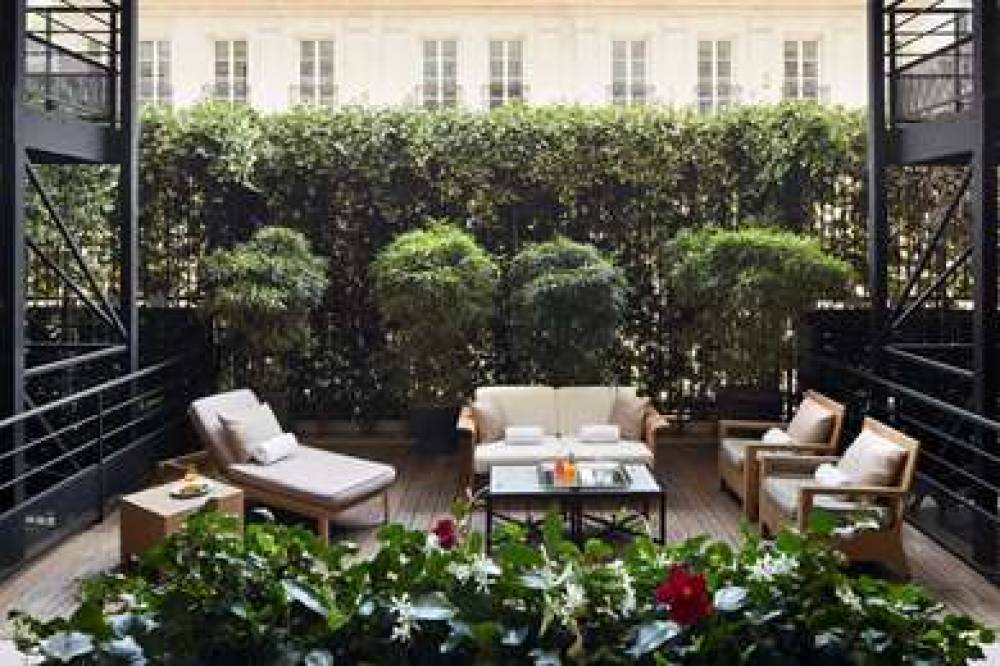 SHANGRI LA PARIS 9