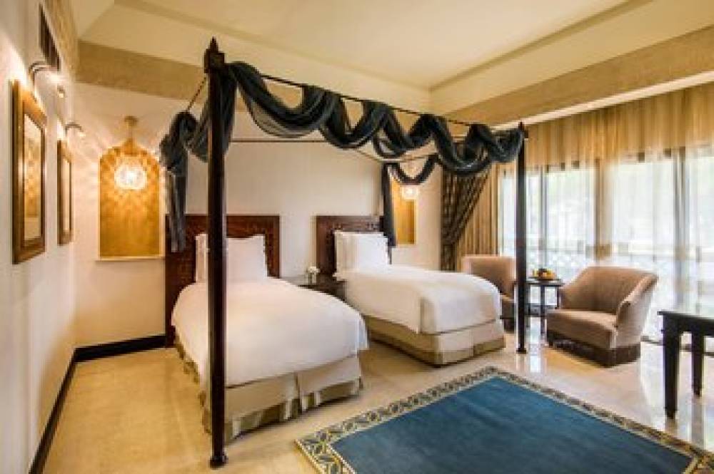 Sharq Village And Spa 10