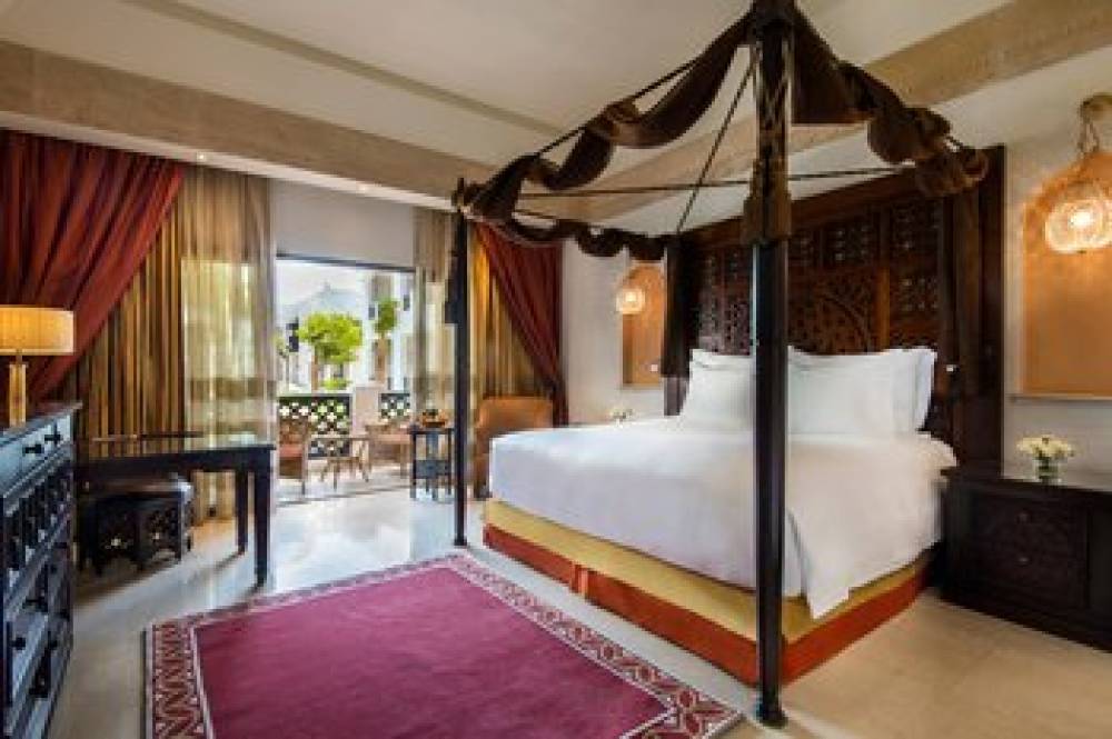 Sharq Village And Spa 8