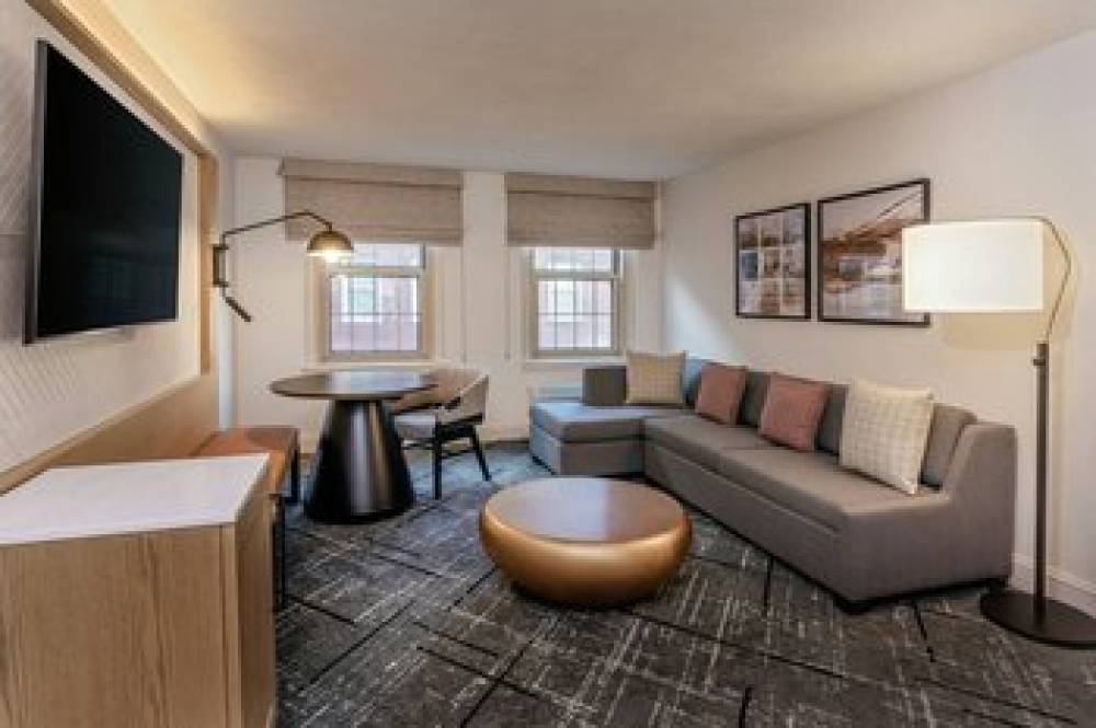 Sheraton Commander Hotel 7