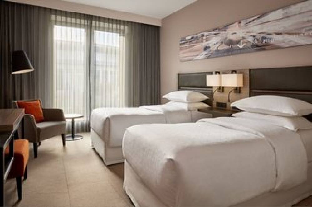 Sheraton Dusseldorf Airport Hotel 8