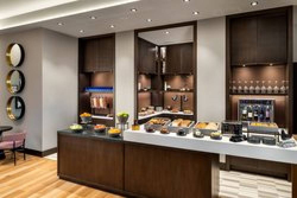 Sheraton Gateway Hotel In Toronto International Airport 6