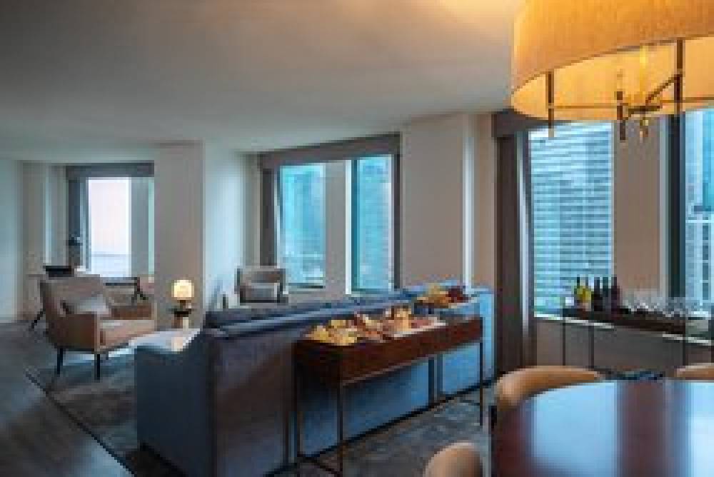 Sheraton Grand Chicago Riverwalk 6
