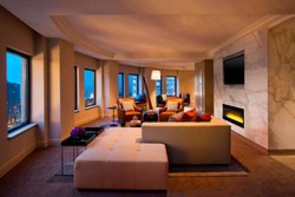 Sheraton Grand Chicago Riverwalk 7