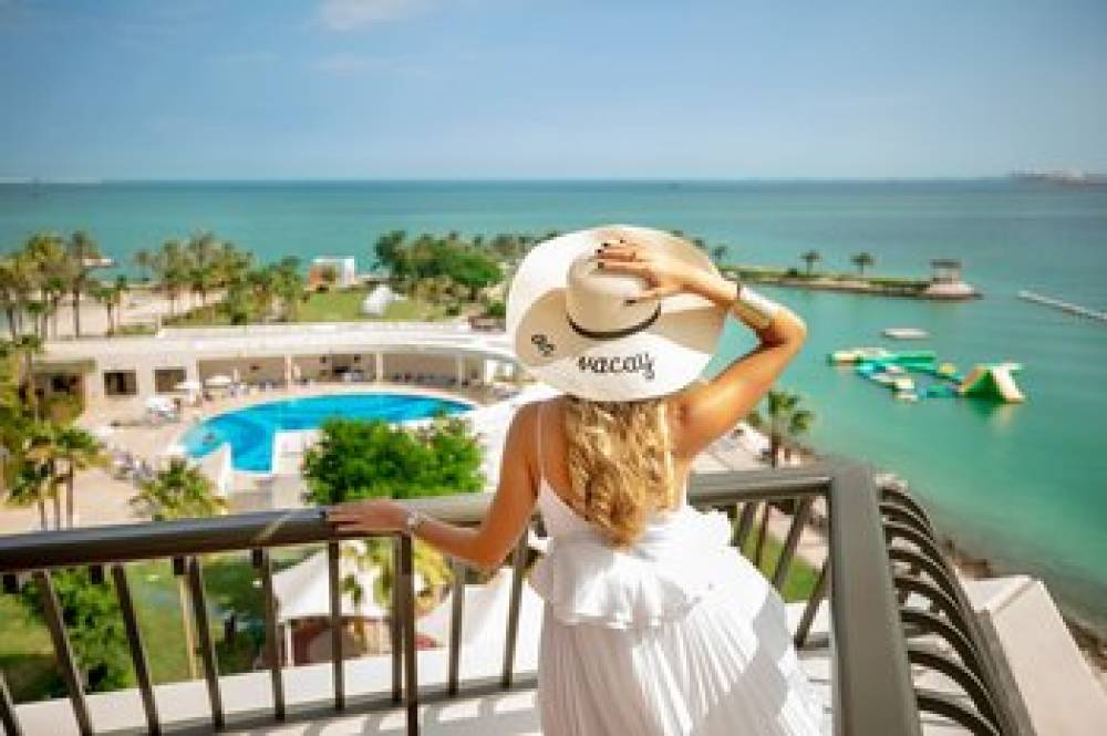 Sheraton Grand Doha Resort And Convention Hotel 4